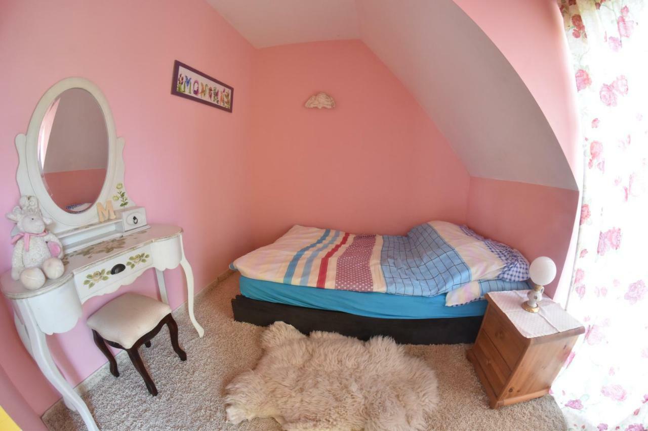 Comfortable House With Garden Manki 외부 사진